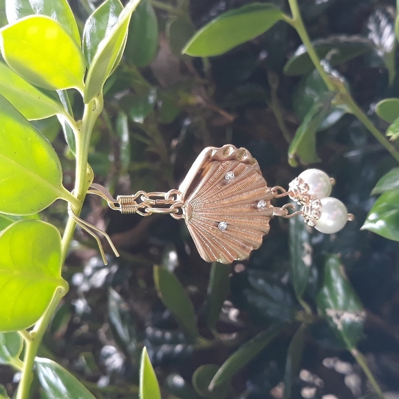 Sea Shell/ Drop Earrings/ Pear/ Rhinestone Detail/ Boho/ Bohemian - Picture 8 of 11